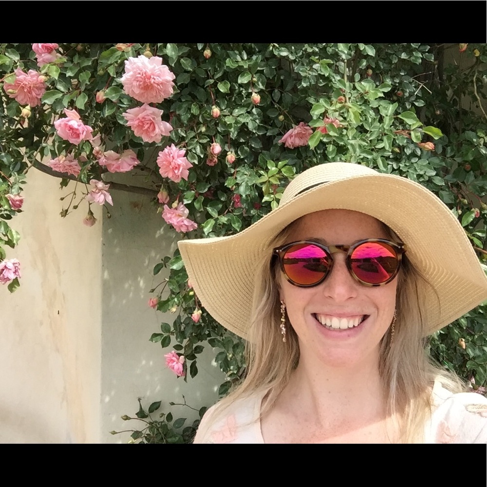 Meet your Posher, Emily